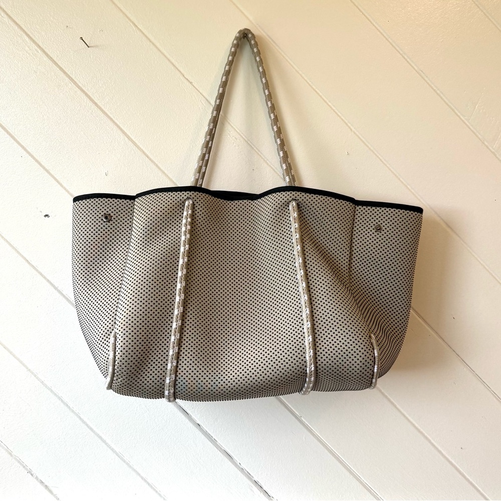 Mushroom colored tote bag - Picture 2 of 6